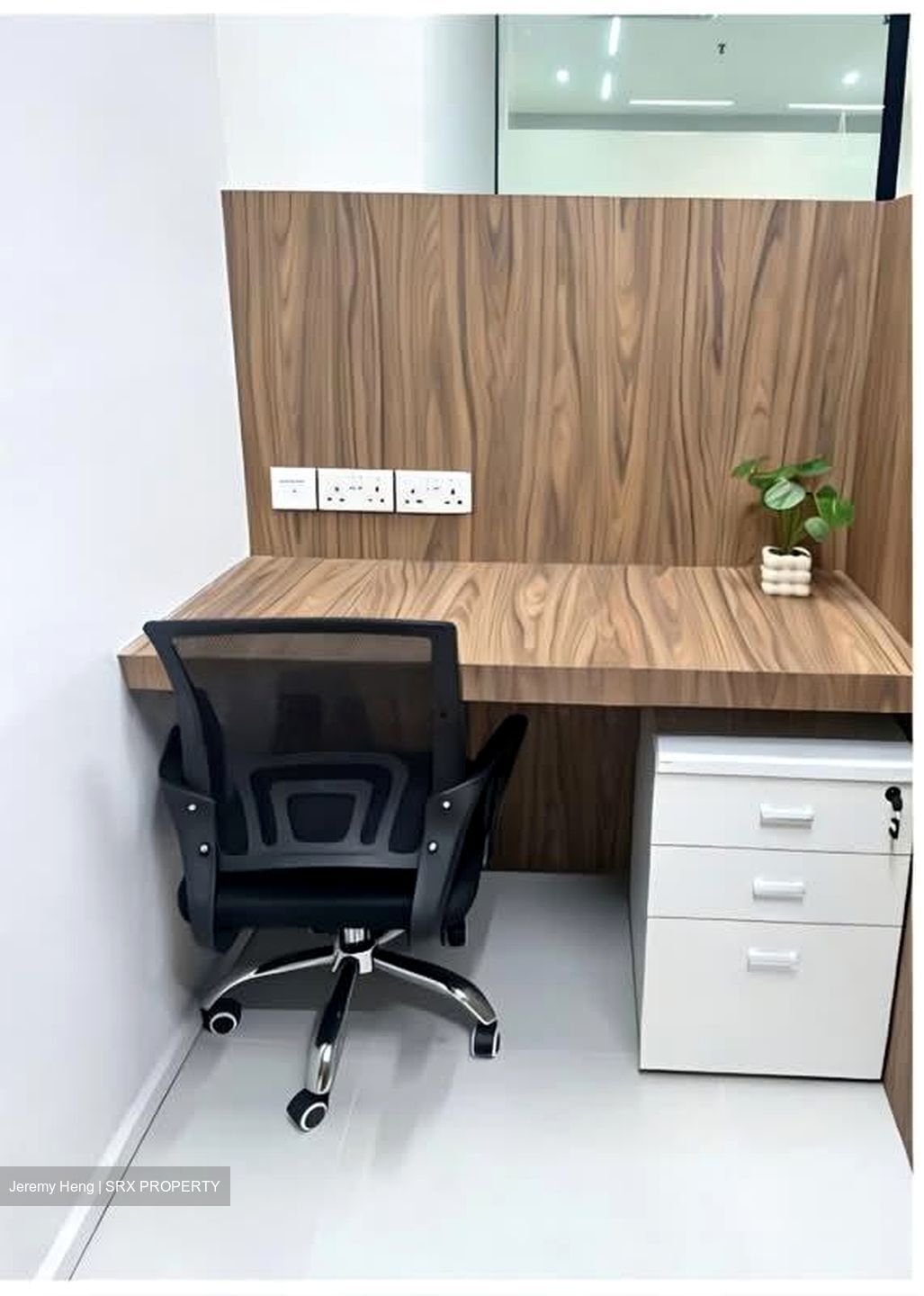 International Plaza (D2), Office #558856811